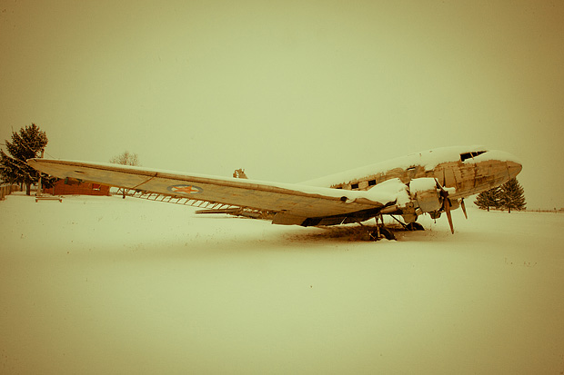 Priča zaboravljenog aviona u Otočcu, foto: Leo Banic