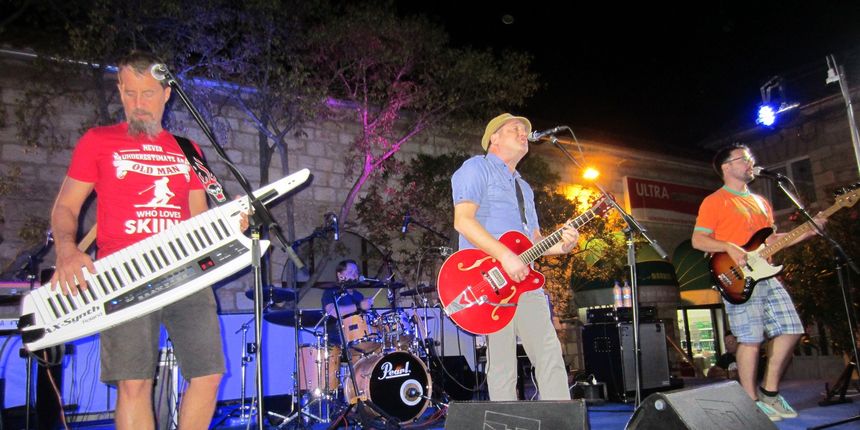 Koncertom Nena Belana & Fiumens započela turistička sezona u Kukljici Koncertom Nena Belana & Fiumens započela turistička sezona u Kukljici