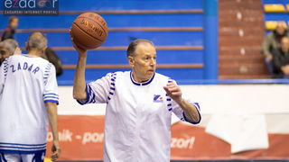 Fešta u povodu 80. rođendana Pina Giergie: Vetarani KK Zadar – Veterani KK Olimpija Fešta u povodu 80. rođendana Pina Giergie: Vetarani KK Zadar – Veterani KK Olimpija