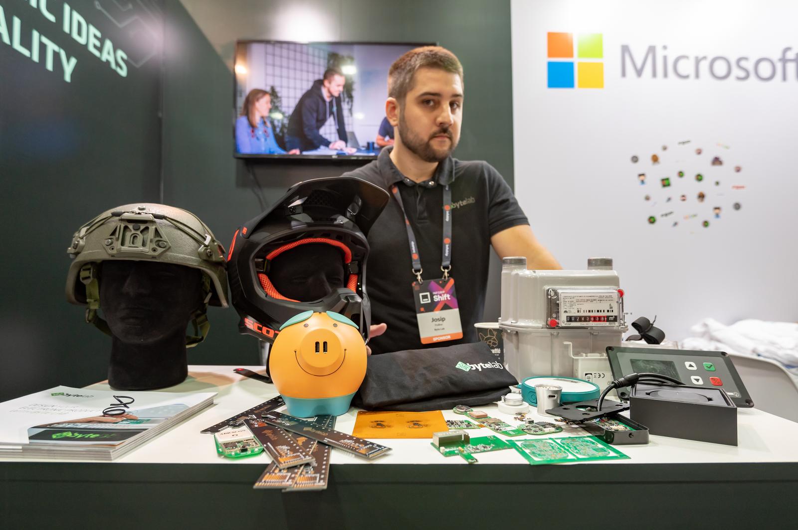 UREĐIVANJE GALERIJE: Međunarodna konferencija Infobip Shift počela na Višnjiku UREĐIVANJE GALERIJE: Međunarodna konferencija Infobip Shift počela na Višnjiku