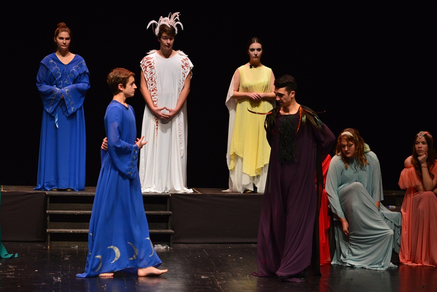 Premijera predstave “U sjeni” udruge “Igrajmo se” Premijera predstave “U sjeni” udruge “Igrajmo se”