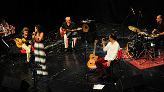 Zadar, .24.07.2012. snimio: Nenad Marčev
Brasil acoustic
Magda Mendes – vokal
Marcelo Godoy – vokal & akustična gitara
Nelson Latif – cavaquinho & akustična gitara
Gosti:
Renato Švorinić, bas,
Jadran Dučić Čićo, bubnjevi
Nebojša, ha Zadar, .24.07.2012. snimio: Nenad Marčev
Brasil acoustic
Magda Mendes – vokal
Marcelo Godoy – vokal & akustična gitara
Nelson Latif – cavaquinho & akustična gitara
Gosti:
Renato Švorinić, bas,
Jadran Dučić Čićo, bubnjevi
Nebojša, ha