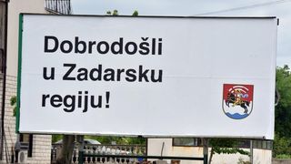 Bilice: Postavljen billboard “Dobrodošli u Zadarsku regiju”. Foto: Hrvoje Jelavic/PIXSELL Bilice: Postavljen billboard “Dobrodošli u Zadarsku regiju”. Foto: Hrvoje Jelavic/PIXSELL