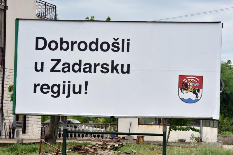 Bilice: Postavljen billboard “Dobrodošli u Zadarsku regiju”. Foto: Hrvoje Jelavic/PIXSELL Bilice: Postavljen billboard “Dobrodošli u Zadarsku regiju”. Foto: Hrvoje Jelavic/PIXSELL