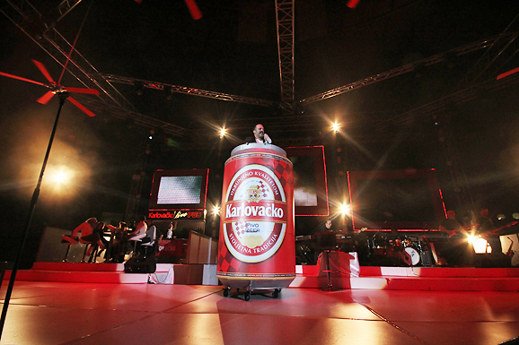 Karlovačko live 2012: Tony Cetinski na Višnjiku (foto:Saša Čuka) Karlovačko live 2012: Tony Cetinski na Višnjiku (foto:Saša Čuka)