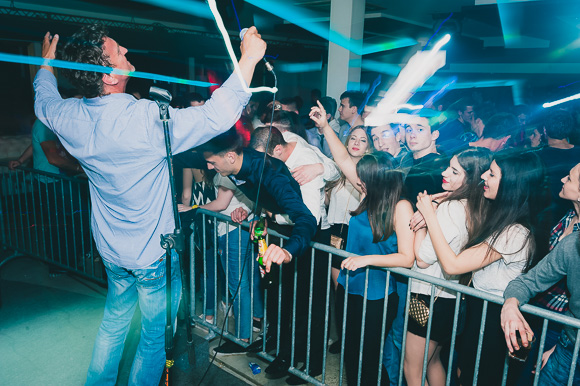 Zadarska večer s Ivicom Sikirićem Ićom u Hitch baru, 8.5.2015. (Foto: Ivan Toman) Zadarska večer s Ivicom Sikirićem Ićom u Hitch baru, 8.5.2015. (Foto: Ivan Toman)