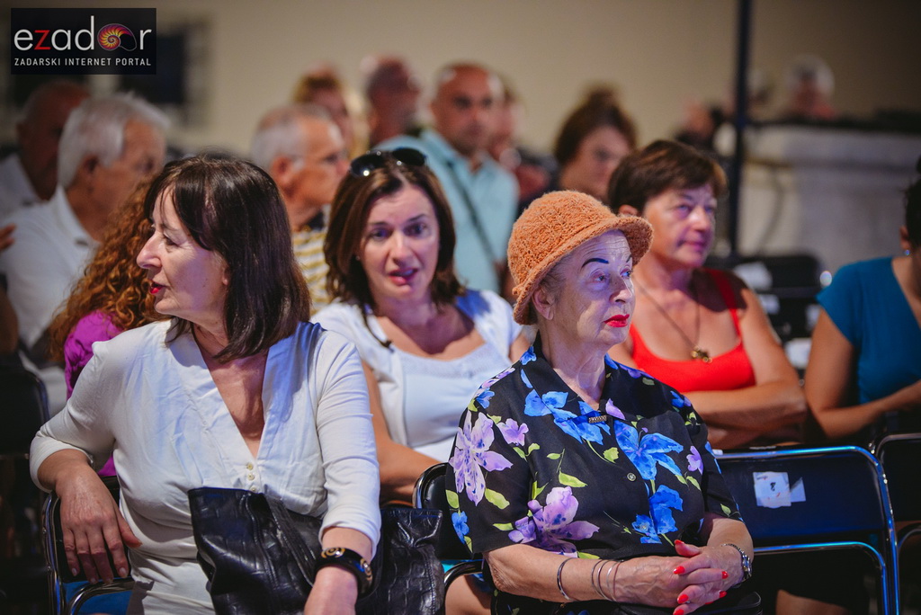 A.K.A. Crescendo @ Atrij palače Cedulin