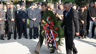 Image 1054195 (auto)