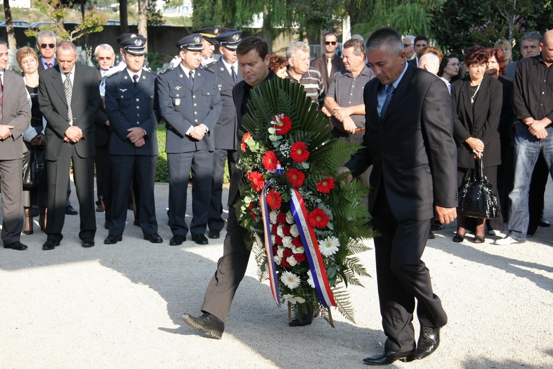 Image 1054195 (auto)