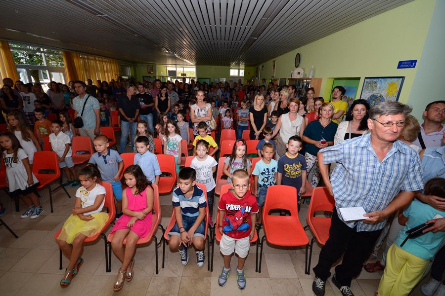 Prvi dan škole u OŠ Stanovi  ; foto Iva Perinčić
