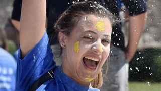 Ludijada zadarskih maturanata uz pjesmu i kupanje na Morskim orguljama. Foto: Dino Stanin/PIXSELL Ludijada zadarskih maturanata uz pjesmu i kupanje na Morskim orguljama. Foto: Dino Stanin/PIXSELL