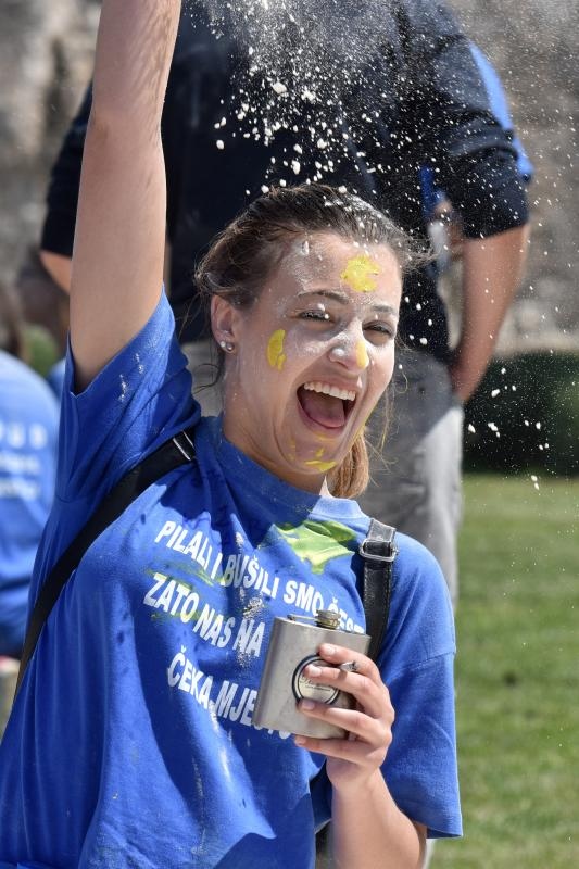 Ludijada zadarskih maturanata uz pjesmu i kupanje na Morskim orguljama. Foto: Dino Stanin/PIXSELL Ludijada zadarskih maturanata uz pjesmu i kupanje na Morskim orguljama. Foto: Dino Stanin/PIXSELL