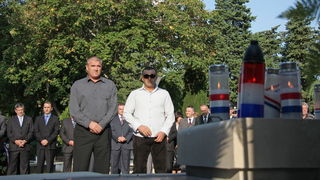 Image 1054177 (auto)