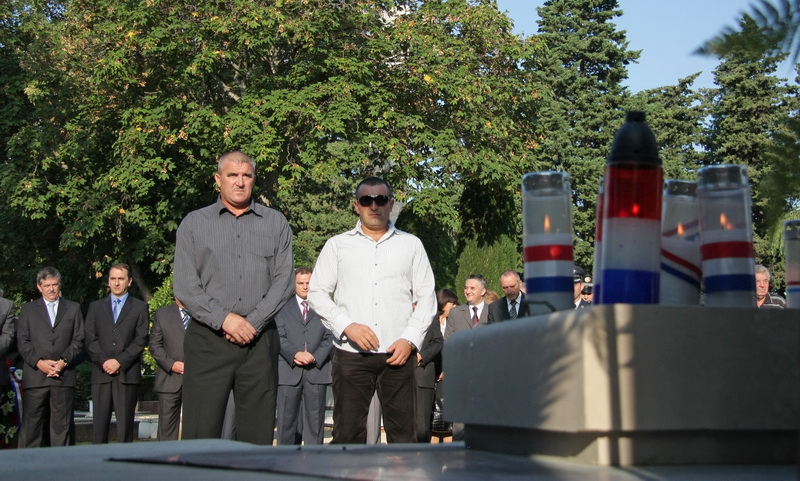 Image 1054177 (auto)