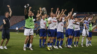 Bukurest, 260810. Gradski stadion. Uzvratna utakmica cetvrtog kola kvalifikacija za Europsku ligu izmedju Uniree i Hajduka. Na fotografiji: slavlje igraca Hajduka. Foto: Ante Cizmic / CROPIX