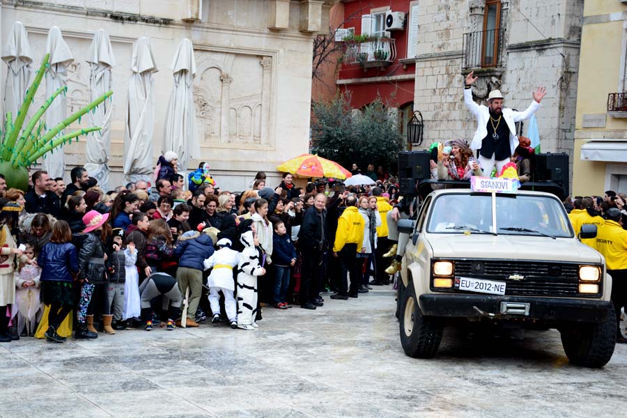 Stanarske maškare u karnevalskoj povorci, foto Iva Perinčić