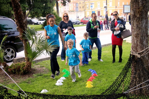 Sportska manifestacija za djecu “1000 koraka kroz 1000 ulica” SŠ “Loptica” Sportska manifestacija za djecu “1000 koraka kroz 1000 ulica” SŠ “Loptica”
