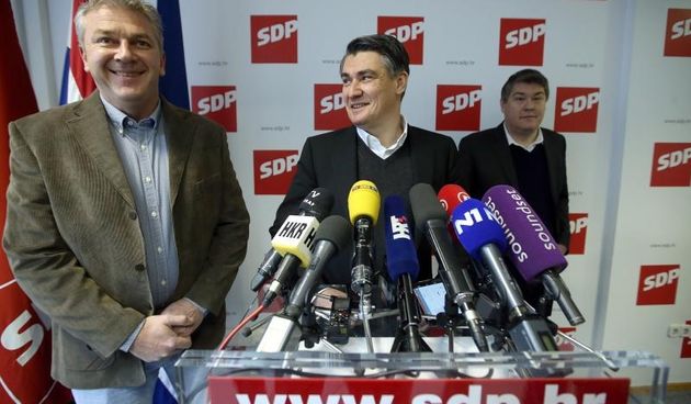 Zagreb – U sjedistu SDP-a bivsi premijer Zoran Milanovic i bivsi ministar unutarnjih poslova Ranko Ostojic, te bivsi ministar financija Boris Lalovac odrzali su konferenciju za medije povodom niza afera u koje je umijesan ministar branitelja Mijo Crnoja.