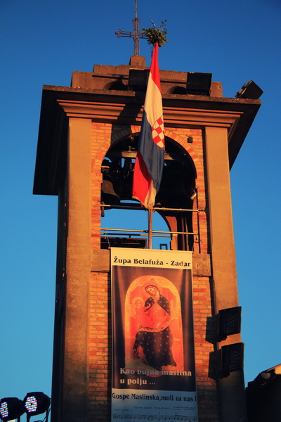 Proslava blagdana Velike Gospe: središnja večernja misa i procesija ulicama Belafuže Proslava blagdana Velike Gospe: središnja večernja misa i procesija ulicama Belafuže