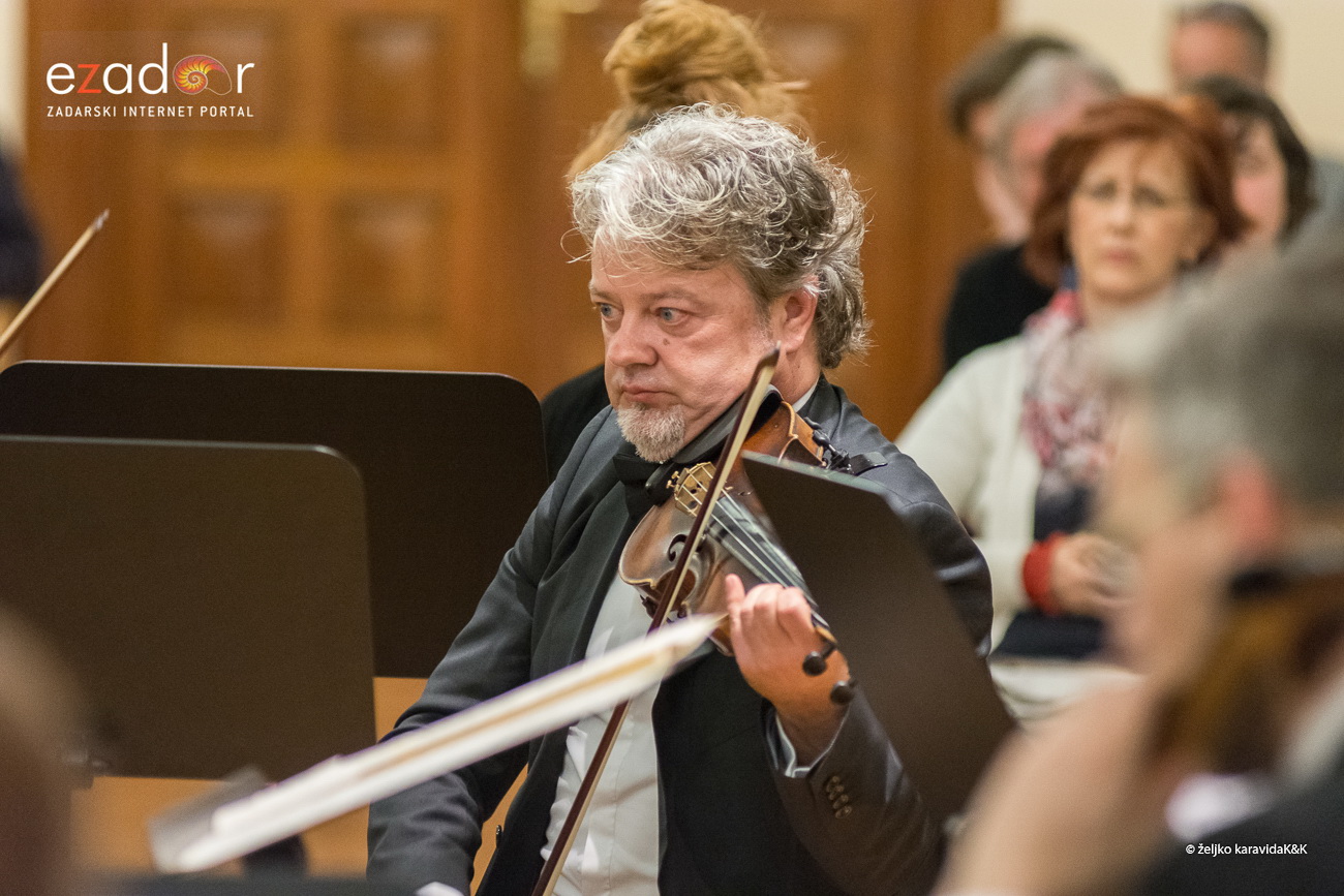 “Glazbena fantazija” Zadarskog komornog orkestra u Svečanoj dvorani Sveučilišta u Zadru. Solist Berislav Šipuš na klaviru, pod ravnanjem maestra Pavla Dešpalja “Glazbena fantazija” Zadarskog komornog orkestra u Svečanoj dvorani Sveučilišta u Zadru. Solist Berislav Šipuš na klaviru, pod ravnanjem maestra Pavla Dešpalja