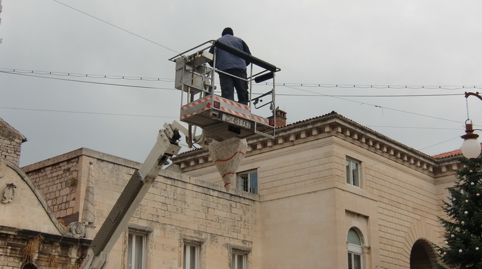 Bozicni ukrasi, ukrasavanje grada