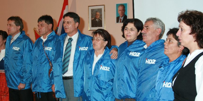 Image 1153785 (auto) Image 1153785 (auto)