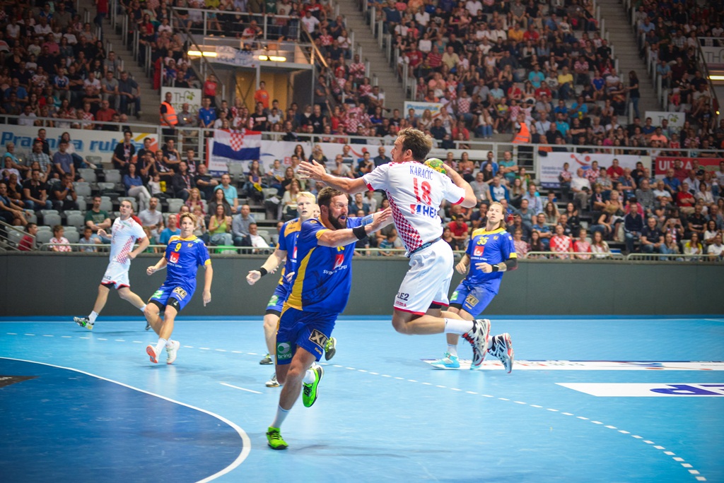 U doista sjajnoj atmosferi koju je stvorilo oko 5000 navijača iz cijele Hrvatske, naši su rukometni reprezentativci remizirali sa Švedskom i to s rezultatom 25-25. Bila je to ‘kaubojima’ pretposljednja pripremna utakmica uoči Olimpijskih igara