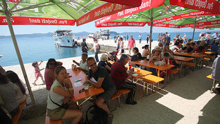 Prvenstvo u roštiljanju na zadarskoj Rivi (foto:Saša Čuka) Prvenstvo u roštiljanju na zadarskoj Rivi (foto:Saša Čuka)