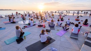 Međunarodni dan joge na Pozdrav suncu