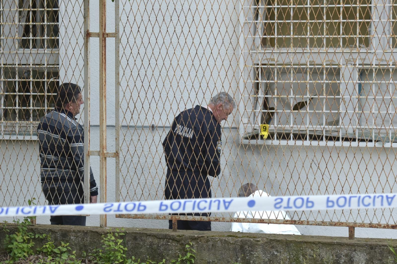 U dvorište PU zadarske tijekom noći bačena ručna bomba