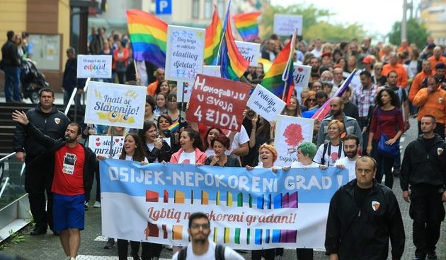 Prva osjecka povorka ponosa pod sloganom Zajedno smo 1259 koraka. Photo: Davor Javorovic/PIXSELL