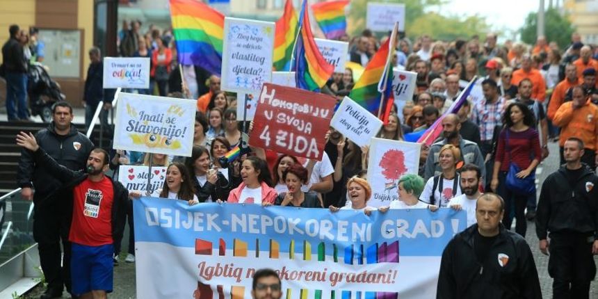 Prva osjecka povorka ponosa pod sloganom Zajedno smo 1259 koraka. Photo: Davor Javorovic/PIXSELL