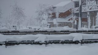 U Lici pada gusti snijeg, zimski uvjeti na cestama U Lici pada gusti snijeg, zimski uvjeti na cestama