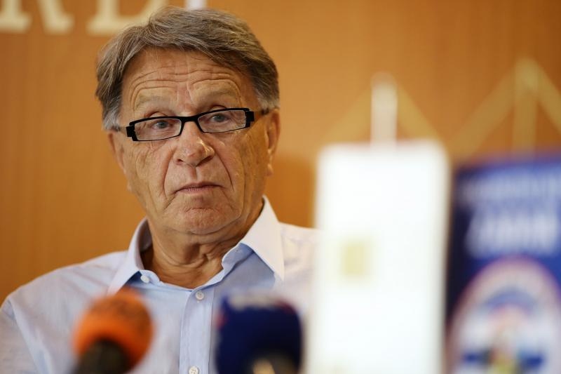 04.09.2014., Zadar – Press konferencija – Miroslav Ciro Blazevic – nakon sto je izabran za trenera NK Zadar. Photo: Filip Brala/PIXSELL 04.09.2014., Zadar – Press konferencija – Miroslav Ciro Blazevic – nakon sto je izabran za trenera NK Zadar. Photo: Filip Brala/PIXSELL