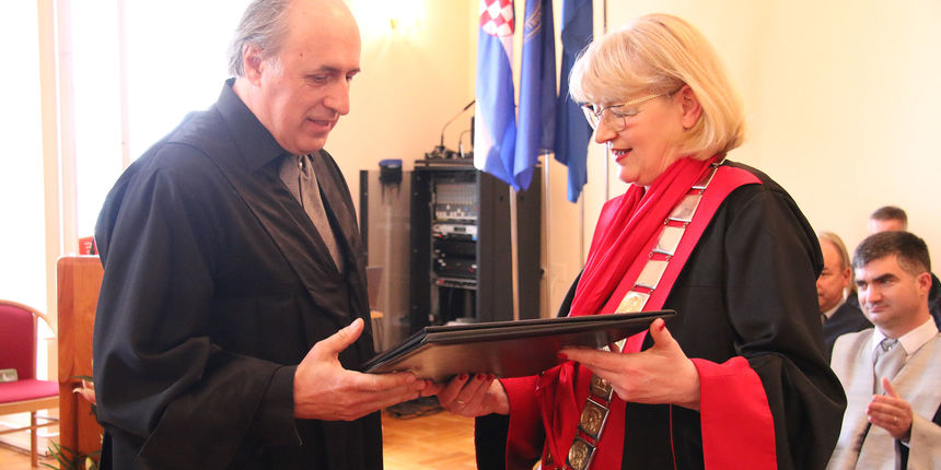 Korado Korlević i Dijana Vican. Svečana dodjela priznanja na Sveučilištu u Zadru