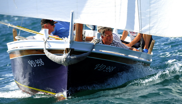 Betina, 150810.
U Betini na otoku Murteru danas je odrzana tradicionalna regata brodova na “latinskog idro ” pod nazivom “Regata za dusu i tilo”, na regati je sudjovalo preko gajeta, leuta i kaica pobjedili su domacini iz Betine.
Na slici brod iz Prvic Se Betina, 150810.
U Betini na otoku Murteru danas je odrzana tradicionalna regata brodova na “latinskog idro ” pod nazivom “Regata za dusu i tilo”, na regati je sudjovalo preko gajeta, leuta i kaica pobjedili su domacini iz Betine.
Na slici brod iz Prvic Se