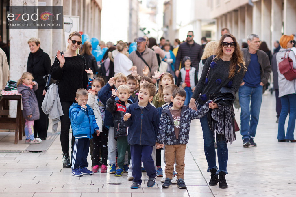 Đir po gradu, petak 24. studenog 2017. – Dan Grada Zadra. Tete i vrtićka djeca