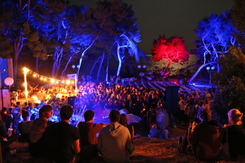 Projekcijom i tulumom otvoren 5. Festival mediteranskog filma u Splitu, Foto: Goran Leš Projekcijom i tulumom otvoren 5. Festival mediteranskog filma u Splitu, Foto: Goran Leš