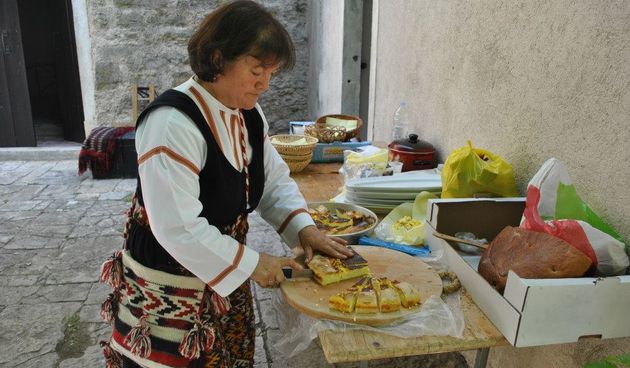Povratak tradiciji: ”Bukovački-ravnokotarski stol”