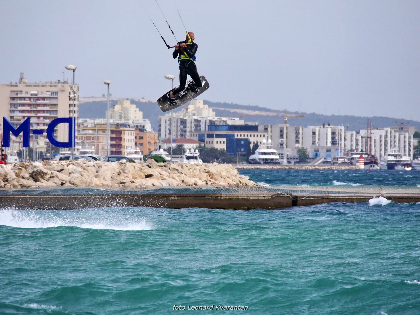 Na krilima juga: surferi i kiteri uživaju na Vitrenjaku