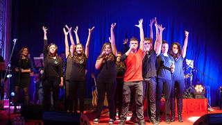 Valentinovo Fever glazbenice Marije Husar za pamćenje! Slavlje ljubavi uveličali su i Maya Sar, Vanda Winter, Sementa Rajhard, Damir Kedžo, dok su u ljubavnim čarima uživali gradonačelnik Milan Bandić, Martina Tomčić i Ivana Husar, glumac Vedran Komeričk Valentinovo Fever glazbenice Marije Husar za pamćenje! Slavlje ljubavi uveličali su i Maya Sar, Vanda Winter, Sementa Rajhard, Damir Kedžo, dok su u ljubavnim čarima uživali gradonačelnik Milan Bandić, Martina Tomčić i Ivana Husar, glumac Vedran Komeričk