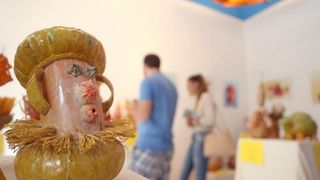 Otvorenje izlozbe Pumpkintown kojom je najavljena 11. Bucijade. Akademska slikarica Ivana Ozetski, prikupljajuci suhe buce najrazlicitijih oblika, stvorila je razne likove – puzeve, zmajeve, ribe, vrapce, labudove, ali i kuhare, fiskale, kraljeve, kraljic Otvorenje izlozbe Pumpkintown kojom je najavljena 11. Bucijade. Akademska slikarica Ivana Ozetski, prikupljajuci suhe buce najrazlicitijih oblika, stvorila je razne likove – puzeve, zmajeve, ribe, vrapce, labudove, ali i kuhare, fiskale, kraljeve, kraljic