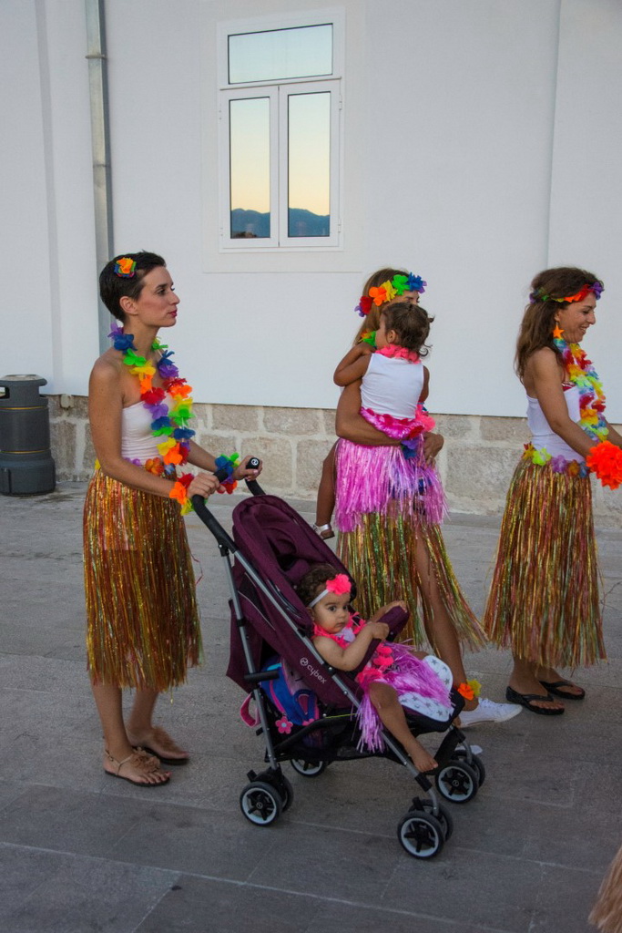 Paški ljetni karneval 2017 – maškarana povorka