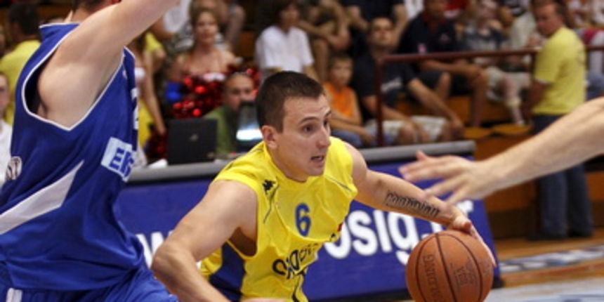 Zagreb, 230509.
Dvorana Trnsko.
Kosarkaska utakmica A-1 lige izmedju Zagreba i Zadra..
Na slici: Petar Babic.
Foto: Goran Mehkek / CROPIX Zagreb, 230509.
Dvorana Trnsko.
Kosarkaska utakmica A-1 lige izmedju Zagreba i Zadra..
Na slici: Petar Babic.
Foto: Goran Mehkek / CROPIX