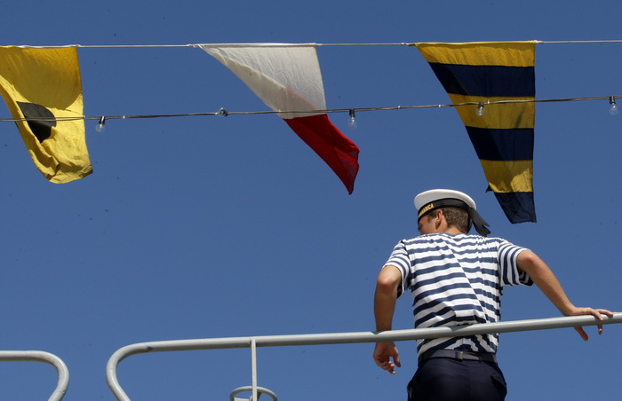 Zadar, 050810.
Brod Hrvatske ratne mornarice Andrija Mohorovcic na vezu u zadarskoj luci otvoren je za gradjane koji ga mogu razgledati, od 8 do 12 sati.
Foto: Jure Miskovic / CROPIX