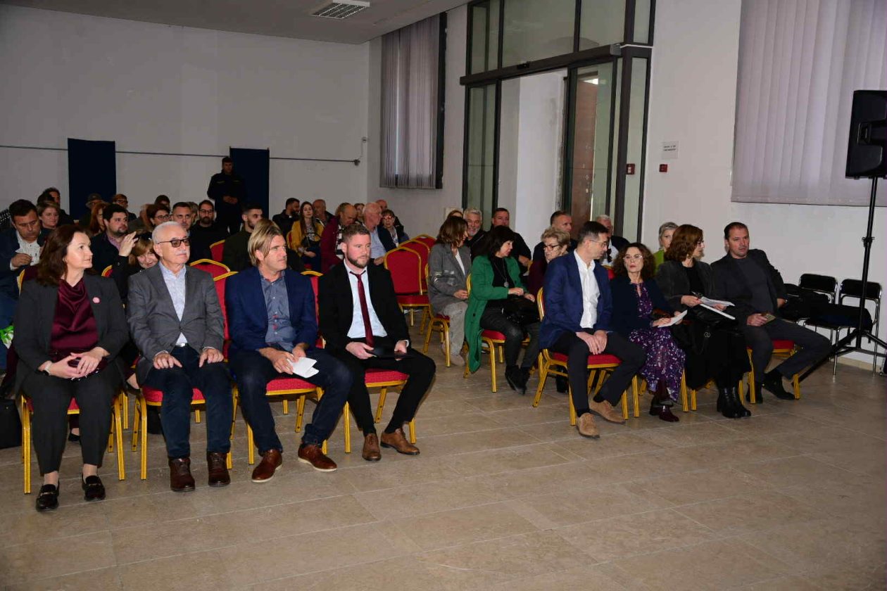 677c748f-d860-4b65-bb5a-502b5c2baf1e 677c748f-d860-4b65-bb5a-502b5c2baf1e