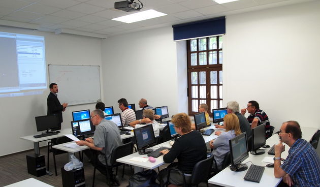 Algebra, posao, karijera