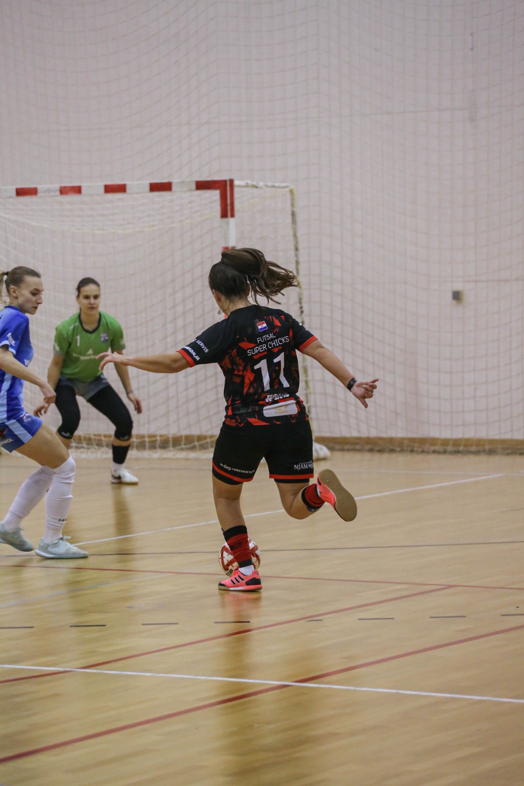 Futsal Super chicks – MC PLUS 2:5 Futsal Super chicks – MC PLUS 2:5