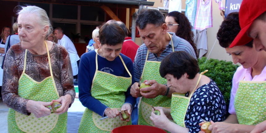 Kulinarsko natjecanje pod nazivom Kuvamo sipu za ekipu u Domu Sv. Frane Kulinarsko natjecanje pod nazivom Kuvamo sipu za ekipu u Domu Sv. Frane