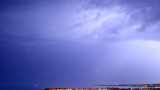 Grmljavinsko nevrijeme zahvatilo je zadarsko podrucje u vecernjim satima. Photo: Filip Brala/PIXSELL Autor  Filip Brala/PIXSELL Ključne riječi  munje, zadar, ljeto, nevrijeme